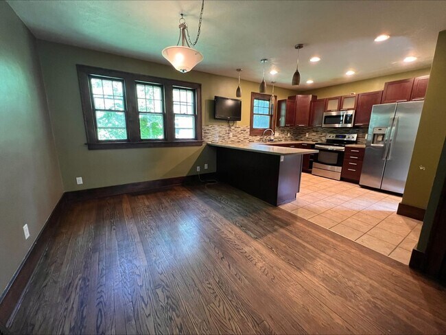 Foto del edificio - Coming Soon!!! Spacious 5 bedroom House Wi...