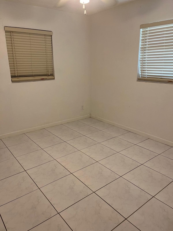 Building Photo - 4884 SW 45th Ave