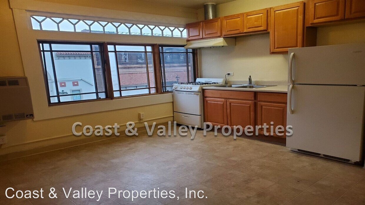 Primary Photo - 1 br, 1 bath Apartment - 323 Main St.