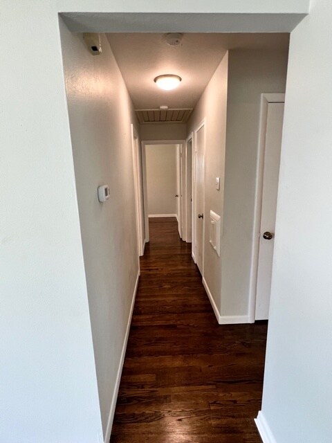 Building Photo - 135 Pompano Ln