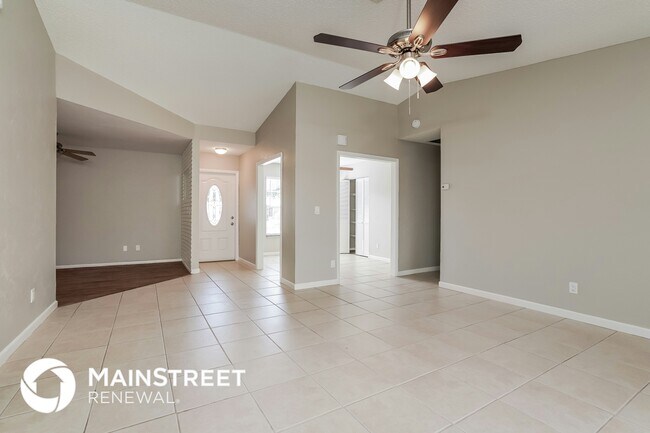Foto del edificio - 15802 Key Grass Ln