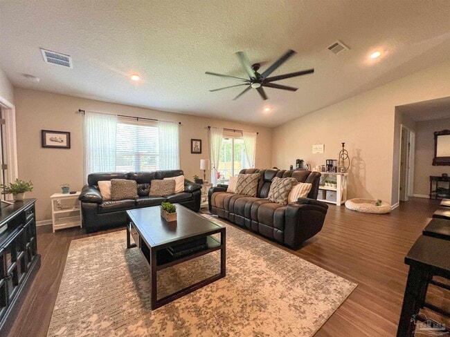 Building Photo - 3537 Conley Dr
