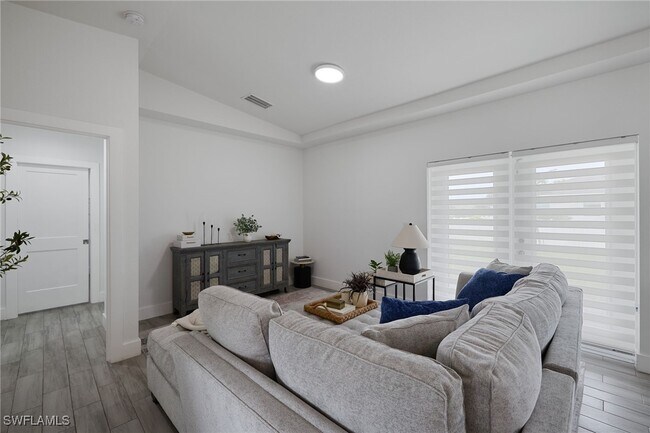 Foto del edificio - 2712 Embers Pkwy W