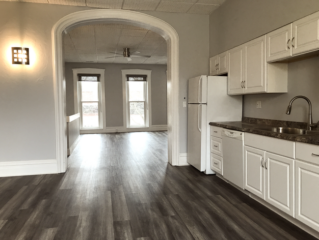 Kitchen/dinning room looking South into the living room - 706 E Main St