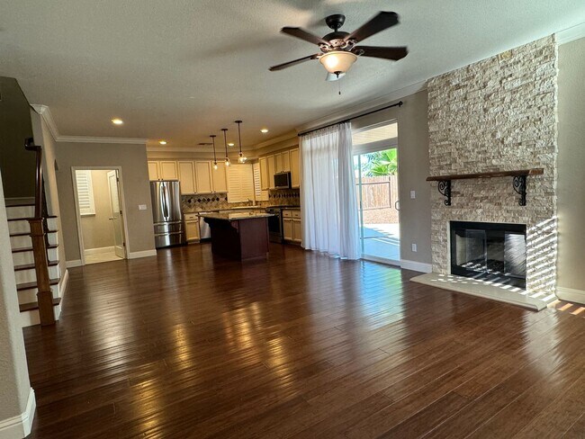Building Photo - Beautiful home with large bonus room. Wate...