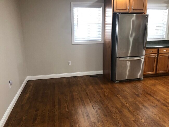 Building Photo - 123 W 3rd St