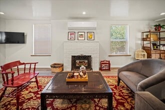 Building Photo - 272 W Carmel Valley Rd