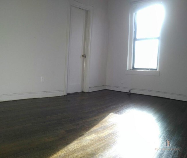 Building Photo - 295 W 11th St