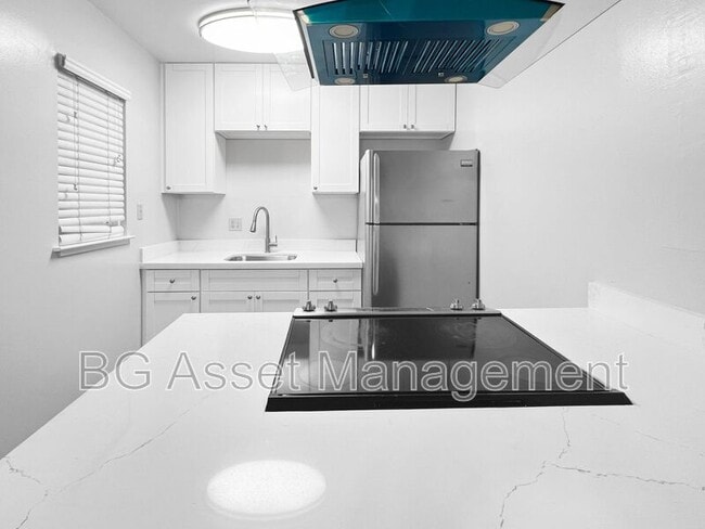 Building Photo - 944 Fletcher Ln