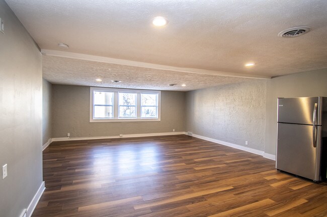 Building Photo - 2705 Leavenworth St
