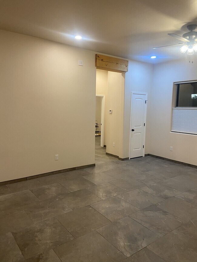 Foto del edificio - 1011 Wiley Ave