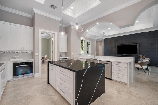 Foto del edificio - 6890 SW 94th St