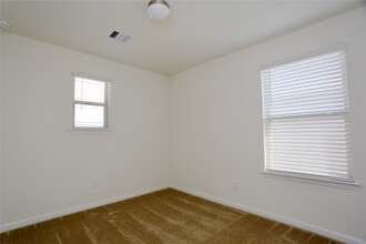 Building Photo - 2507 Winding Hawthorn Ct.