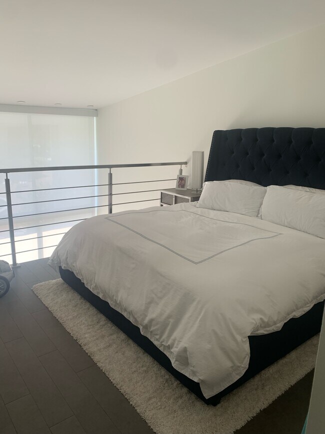 Kingsize Bedroom... - 3589 S Ocean Blvd