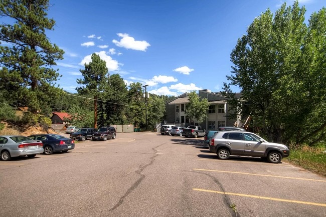 Building Photo - 27902 Meadow Dr