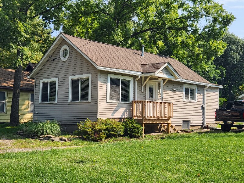 Primary Photo - 10701 Portage Rd