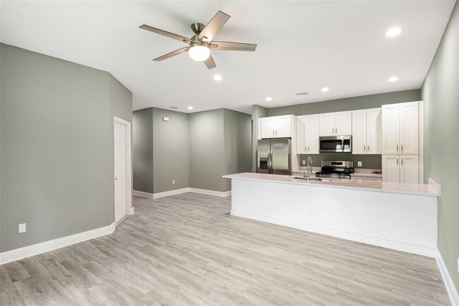 Building Photo - 3831 Valley Tree Dr