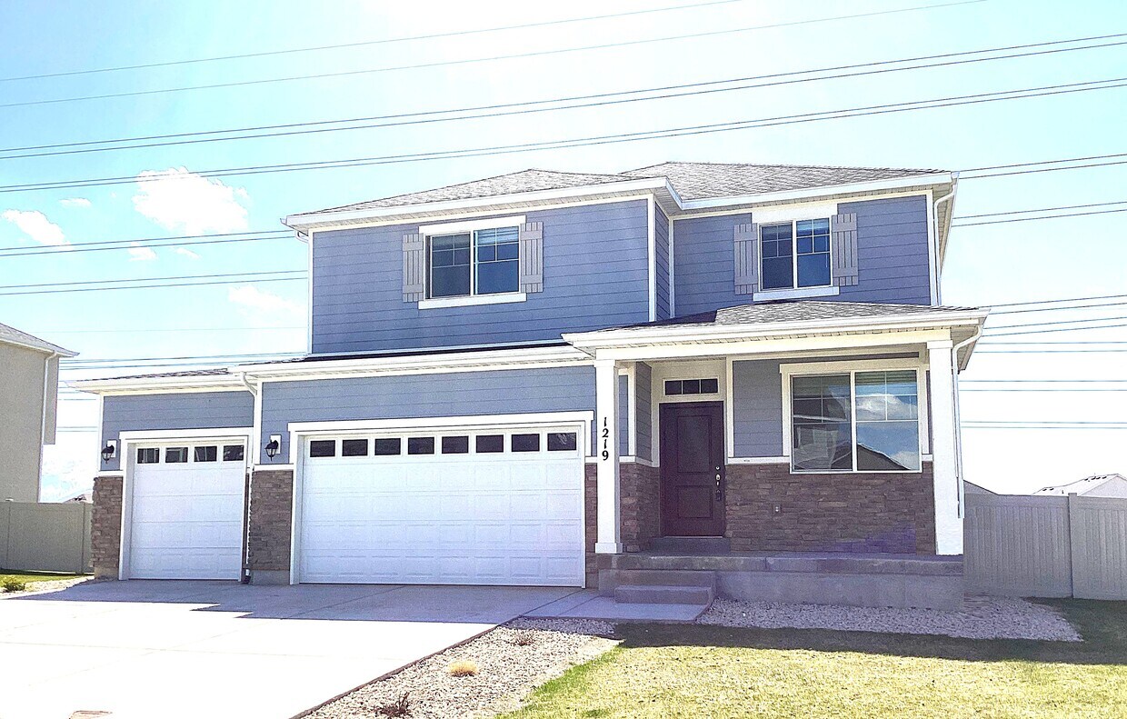 Foto principal - 1219 N Golden Spoke Dr