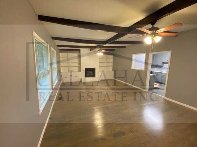 Building Photo - Park Hill Updated 4 bedroom