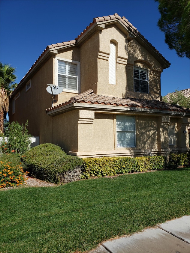 Primary Photo - 1305 Fox Acres Dr