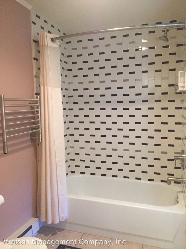 Building Photo - 639 N Riverpoint Blvd