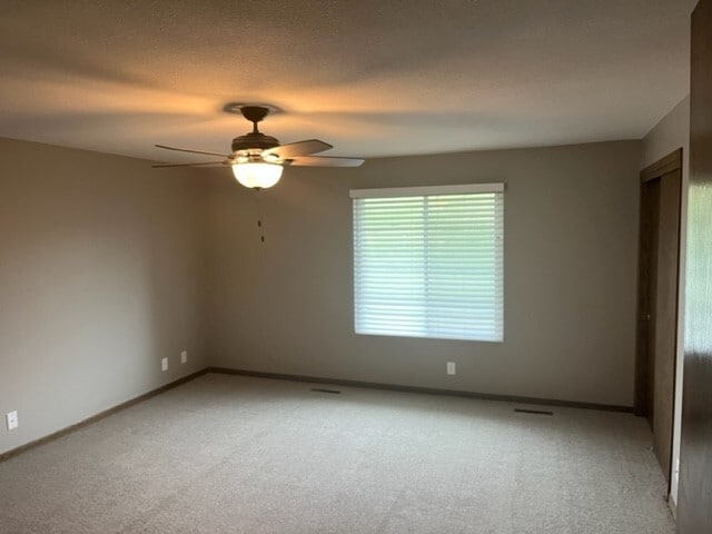 Building Photo - 3584 Neerpark Dr