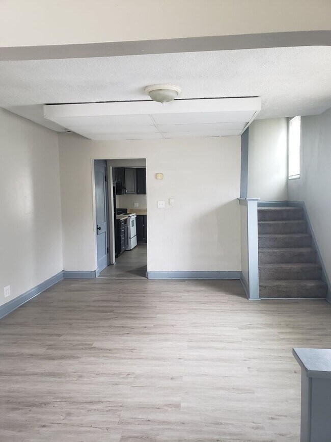 Foto del edificio - 209-211 N. Hague Avenue