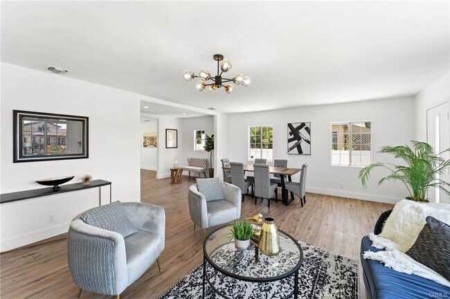 Foto del edificio - 11445 Saticoy St