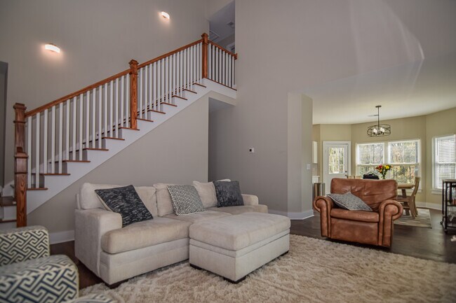 Building Photo - 3575 Walter Dr