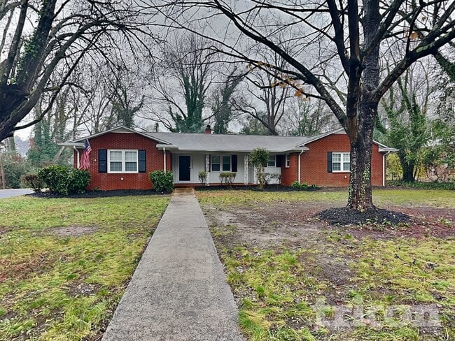 Building Photo - 1122 Paramount Cir