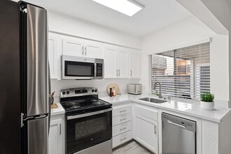 Building Photo - Horizon