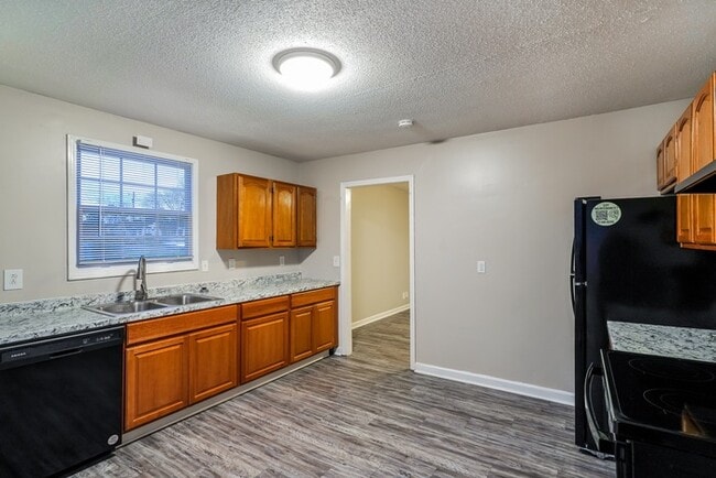 Foto del edificio - 749 Shelton Cir
