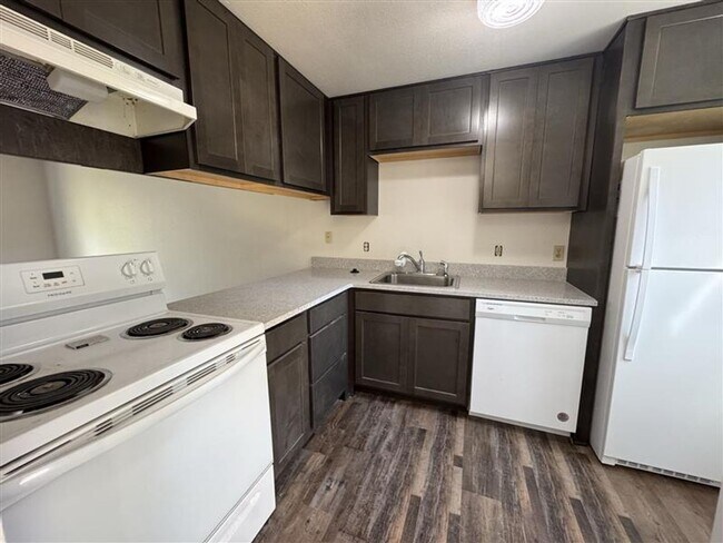 Building Photo - 6550 SW 192nd Ave