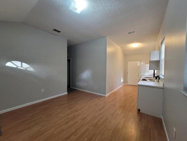 Foto del edificio - 238 N Lemon Ave