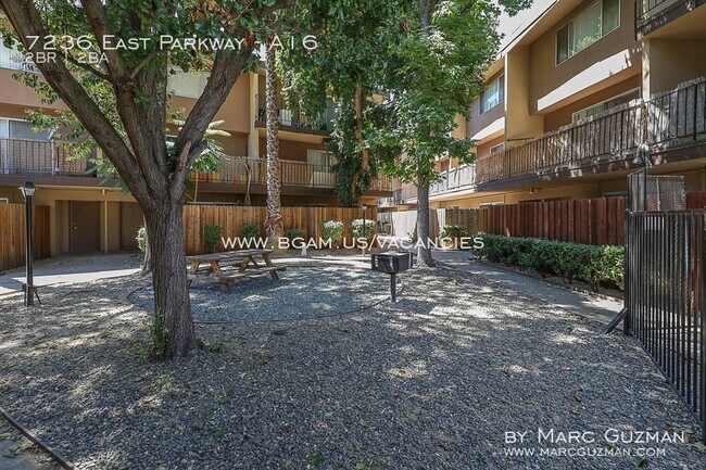 Foto del edificio - 7236 East Pkwy