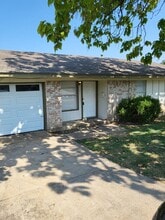 Building Photo - 1417 Laura Ln
