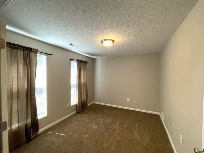 Foto del edificio - 5580 Crystal Falls St