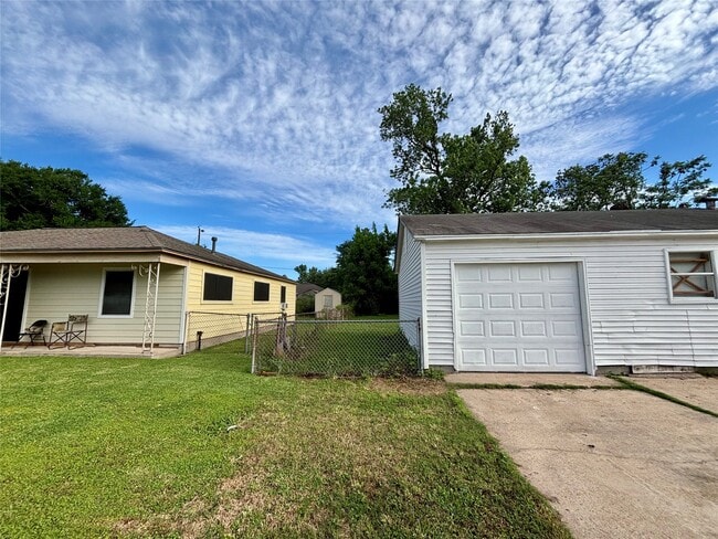 Building Photo - 7211 Orlando St