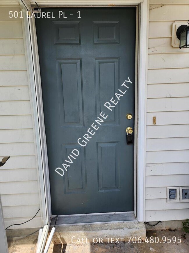 Foto del edificio - 501 Laurel Pl