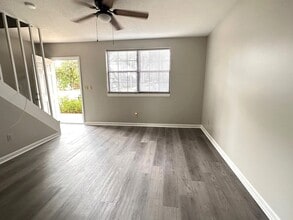 Building Photo - 828 Nottingham Dr