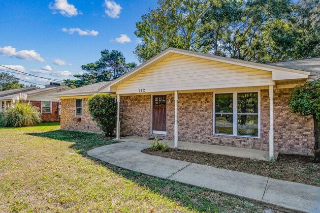 Building Photo - 112 Norwich Dr