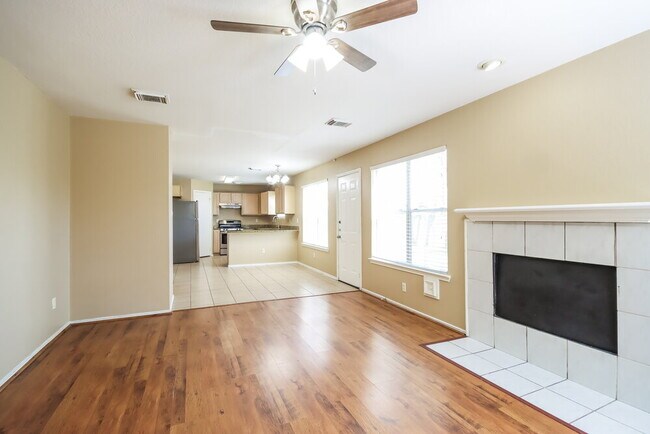 Foto del edificio - 2610 Heather Knoll Dr