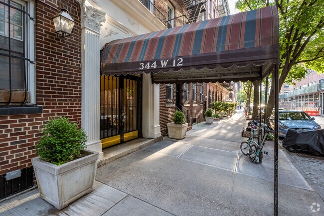 Acera - 344 W 12th St
