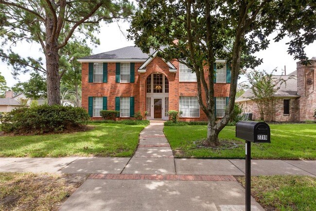 Building Photo - 7719 Club Lake Dr