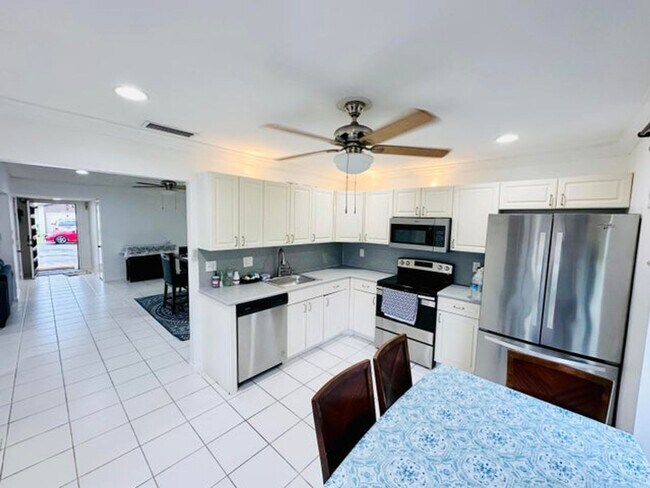 Foto del edificio - 5077 Forsythia St