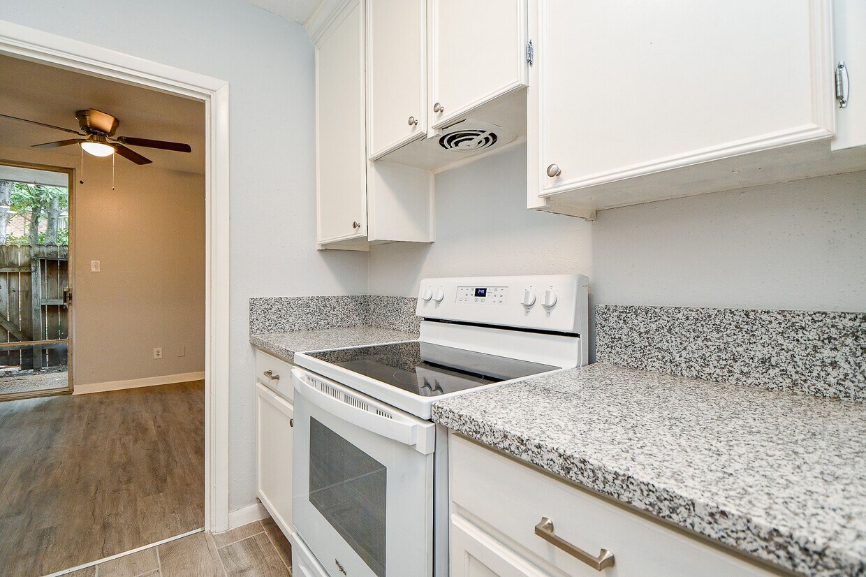 Foto principal - 2822 Briarhurst Dr
