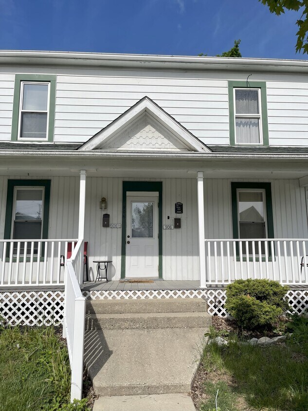 Foto principal - 906 1/2 S Mulberry St
