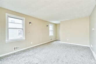 Building Photo - 170 Hilltop Rd