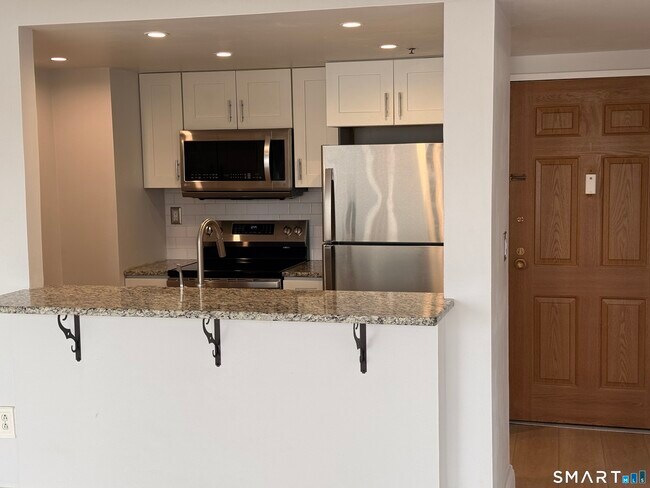 Foto del edificio - 127 Greyrock Pl