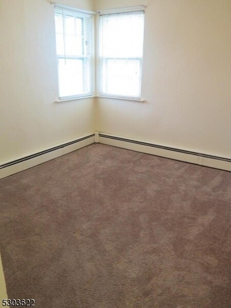 Foto del edificio - 46 Woodbine Ave